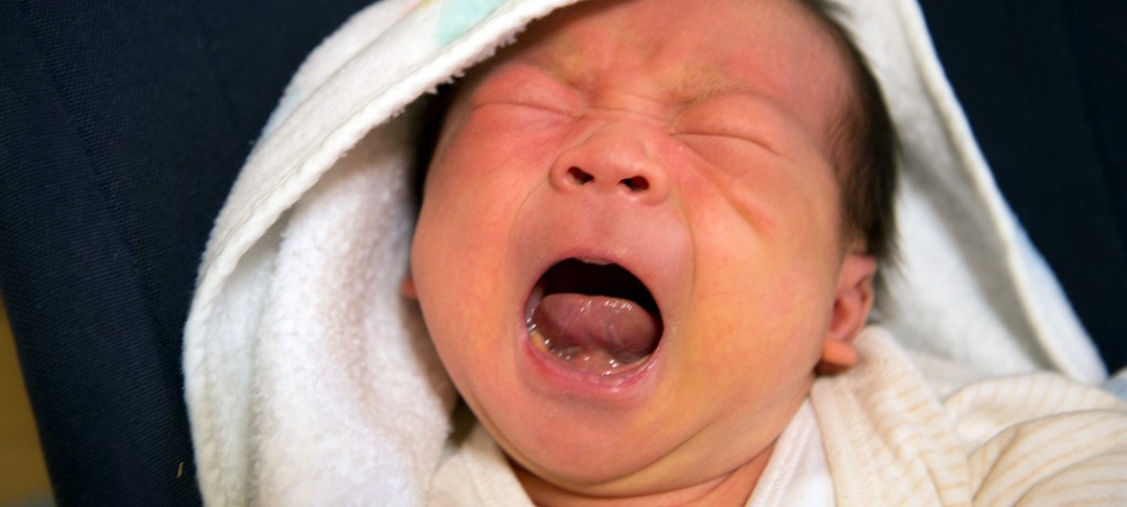 赤ちゃんが泣く理由を、動画をみて小児科医が解説。NHK「すくすく子育て」 パパやる