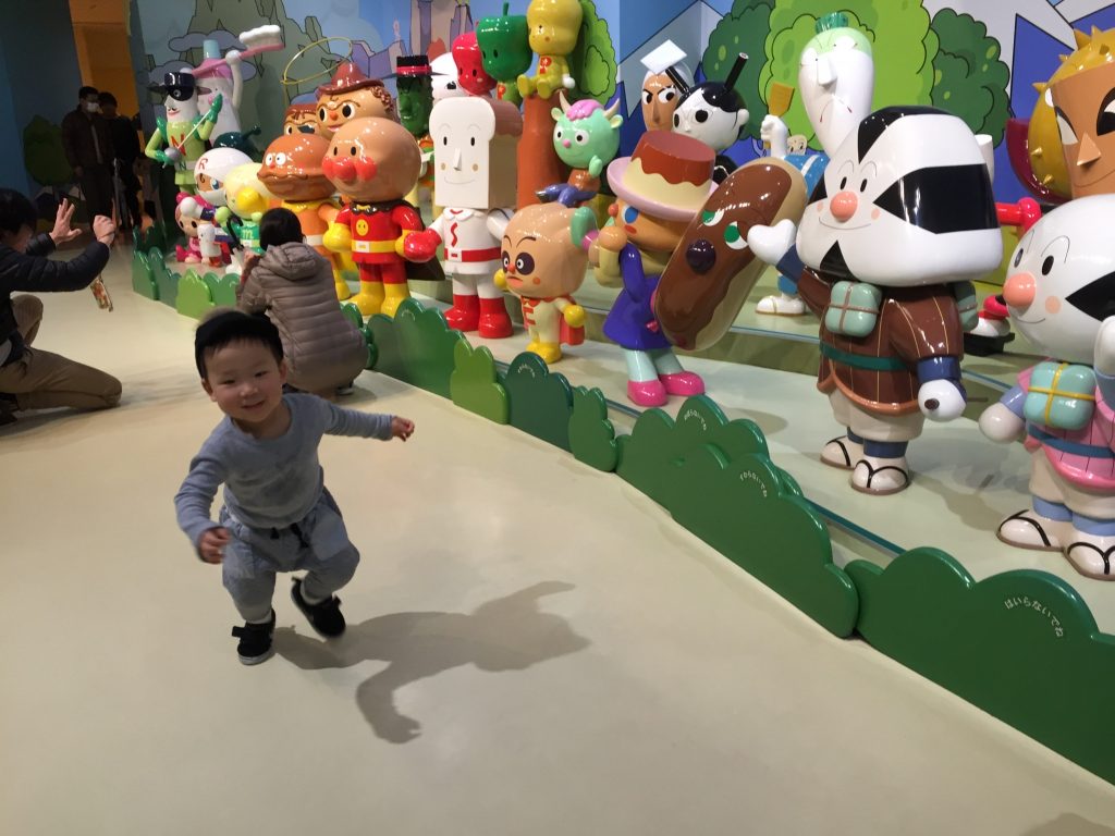 アンパンマンミュージアム横浜で遊ぶ鼓太郎（2歳7ヶ月）