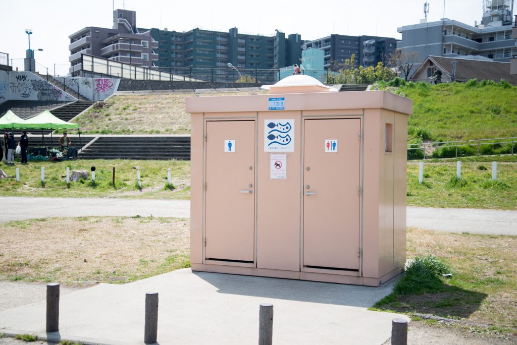 川崎市多摩川緑地バーベキュー広場 公衆トイレ