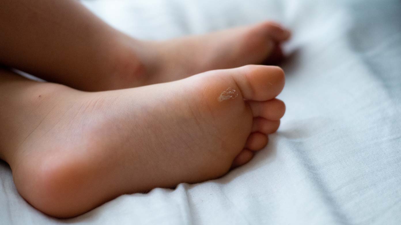 子どもの足の写真 撮っていますか パパやる 子どもの足の写真 撮っていますか パパやる