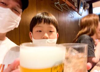 父と息子で乾杯