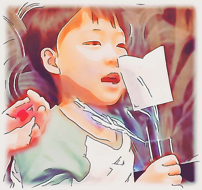 カラオケを歌う8歳男児