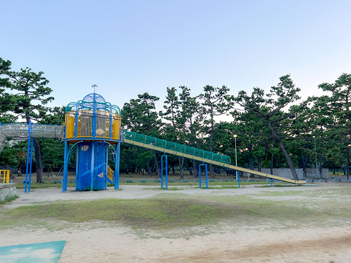 浜寺公園の遊具「長いすべり台」