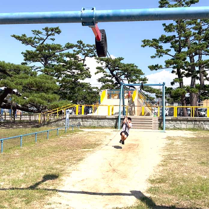 浜寺公園の遊具「ターザンロープ」