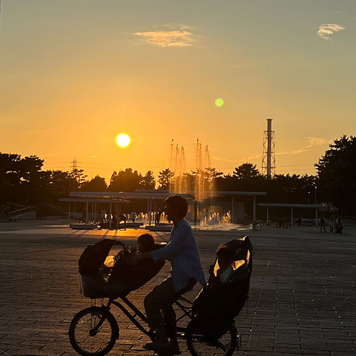 浜寺公園の噴水と夕陽