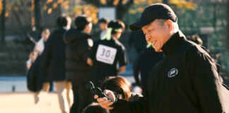 撮影をしている北野 啓太郎